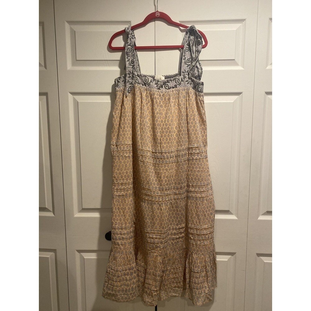 Elegant Beige and Black Patterned Dress